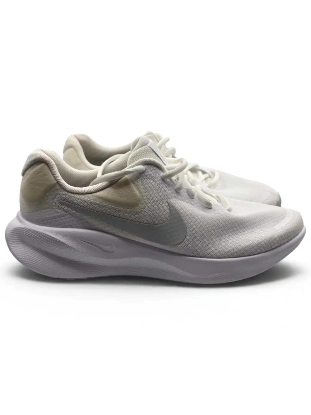 Nike Men’s SZ 8 Nike Revolution Sneaker White/Cream w/ Silver Nike Logo - Picture 2 of 7
